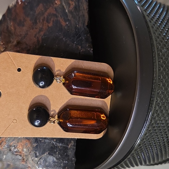 Amber & black Jet set earrings - Picture 1 of 3